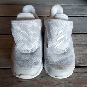 Size 5 Adidas. Gray camo